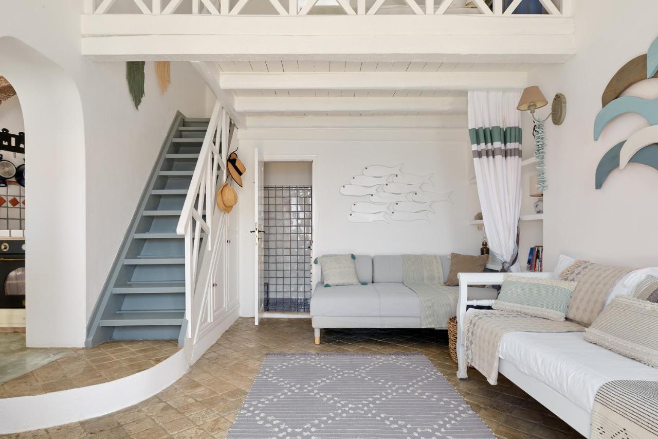 Ilivatos - Elegant Villa On The Caldera'S Edge Oia  Exterior photo