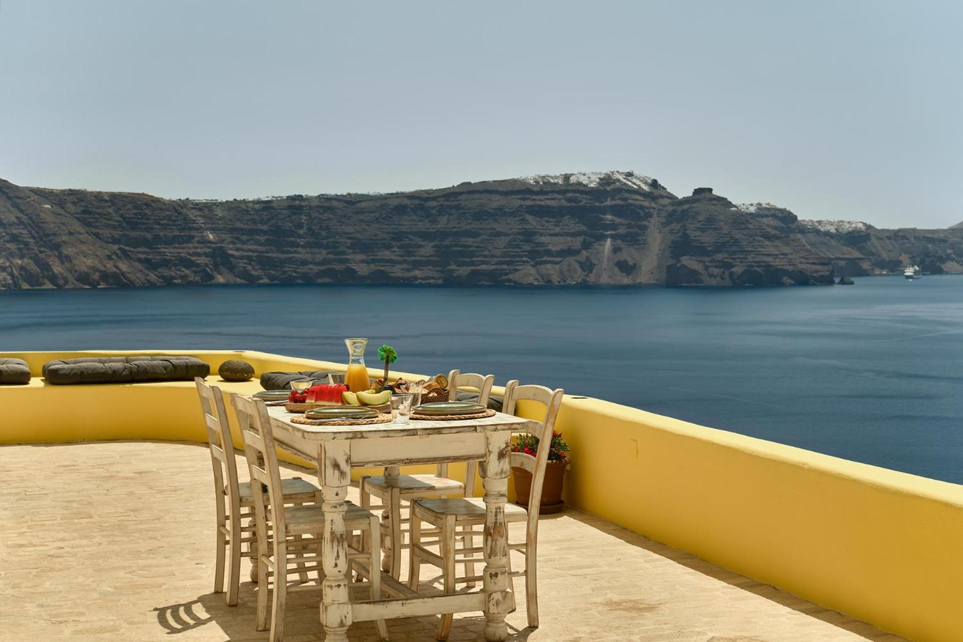 Ilivatos - Elegant Villa On The Caldera'S Edge Oia  Exterior photo